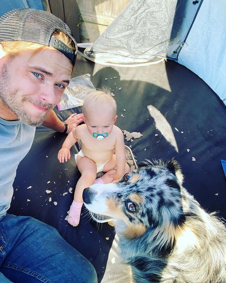 5ee656538ab41d8b9d371957a5