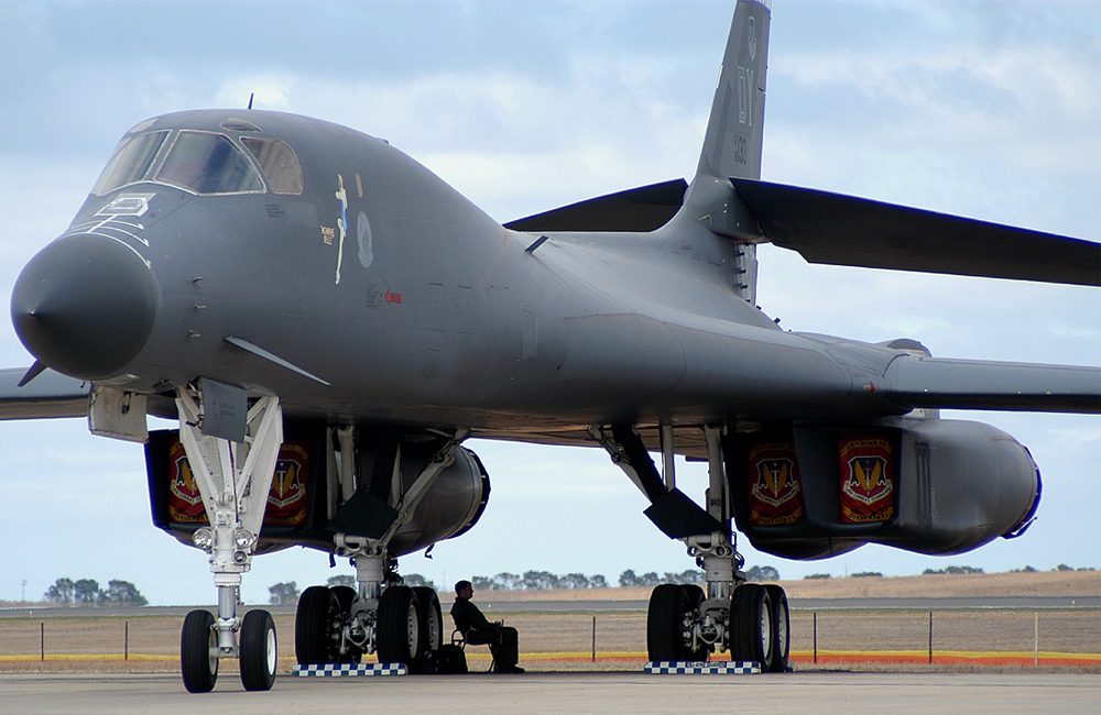 Article-Image-MilitaryPlanes-B-1B-Lancer-1