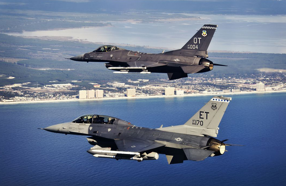 Article-Image-MilitaryPlanes-F-16D-Fighting-Falcon