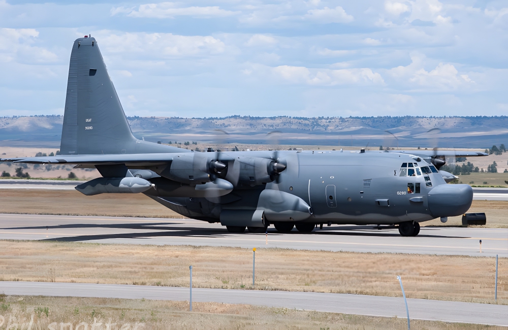 Article-Image-MilitaryPlanes-MC-130H-Combat-Talon-1 Article-Image-MilitaryPlanes-MC-130H-Combat-Talon-1
