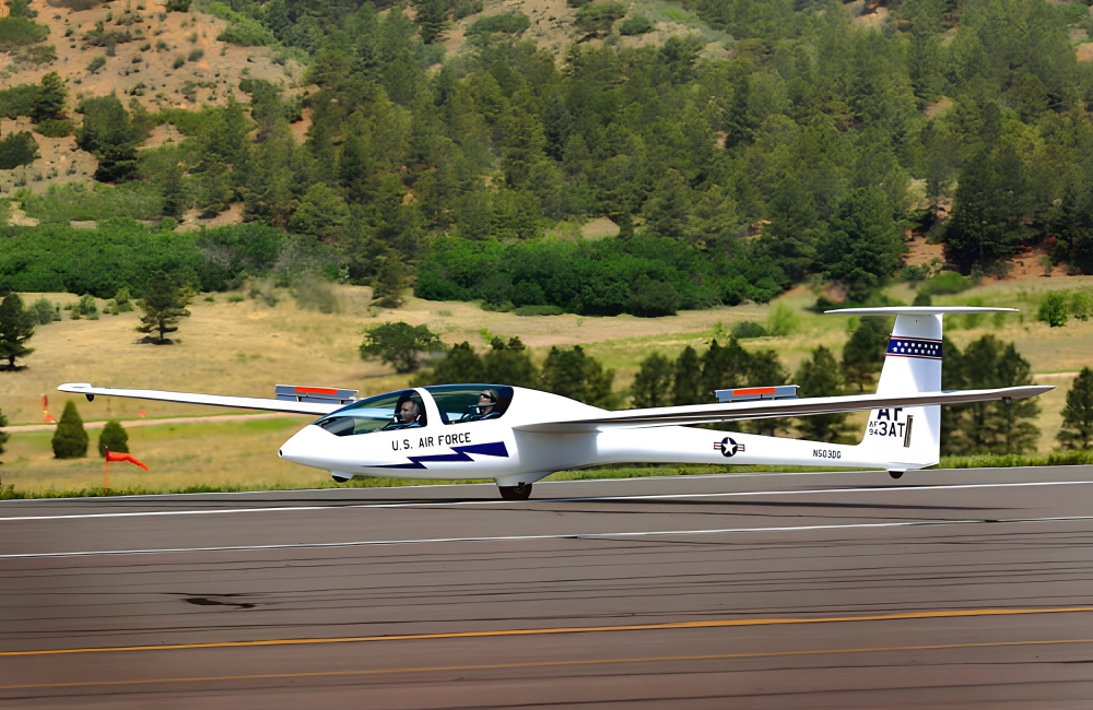 Article-Image-MilitaryPlanes-TG-16A-Glider-1-1 Article-Image-MilitaryPlanes-TG-16A-Glider-1-1