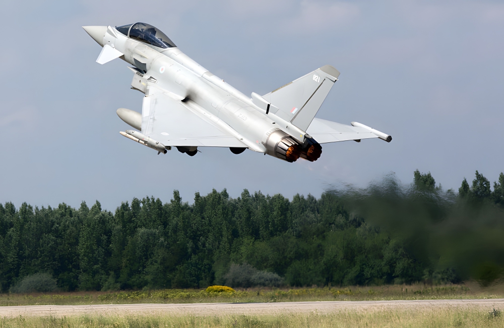 Article-Image-The-Biggest-Most-Expensive-Military-Planes-to-Ever-Take-to-the-Sky-Saab-JAS-39-Gripen-1